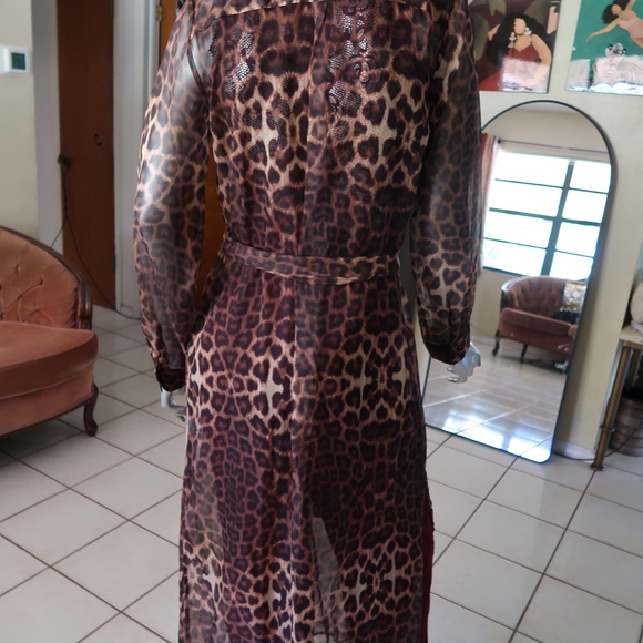 Leopard Print Sheer Robe - Picture 4 of 5